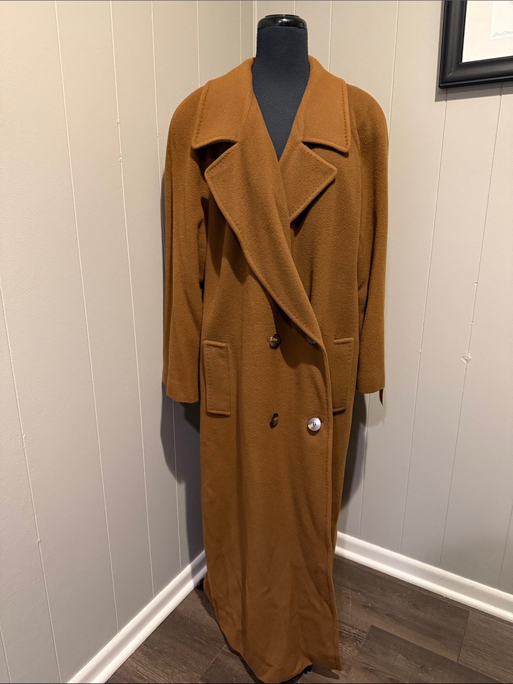Regency Cashmere Women’s 14 Long Camel Trench Coat with Wide Lapels